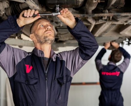 Vroomly : le comparateur de garages dévoile une étude sur l’importance du web dans le parcours client des automobilistes